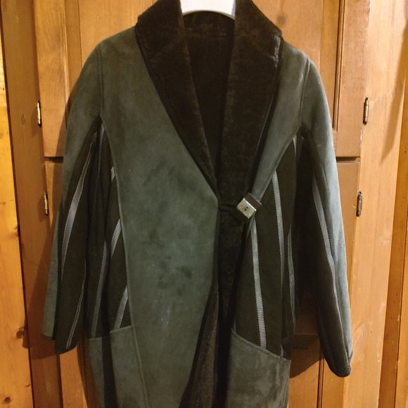 Coat - Picture 1 of 3